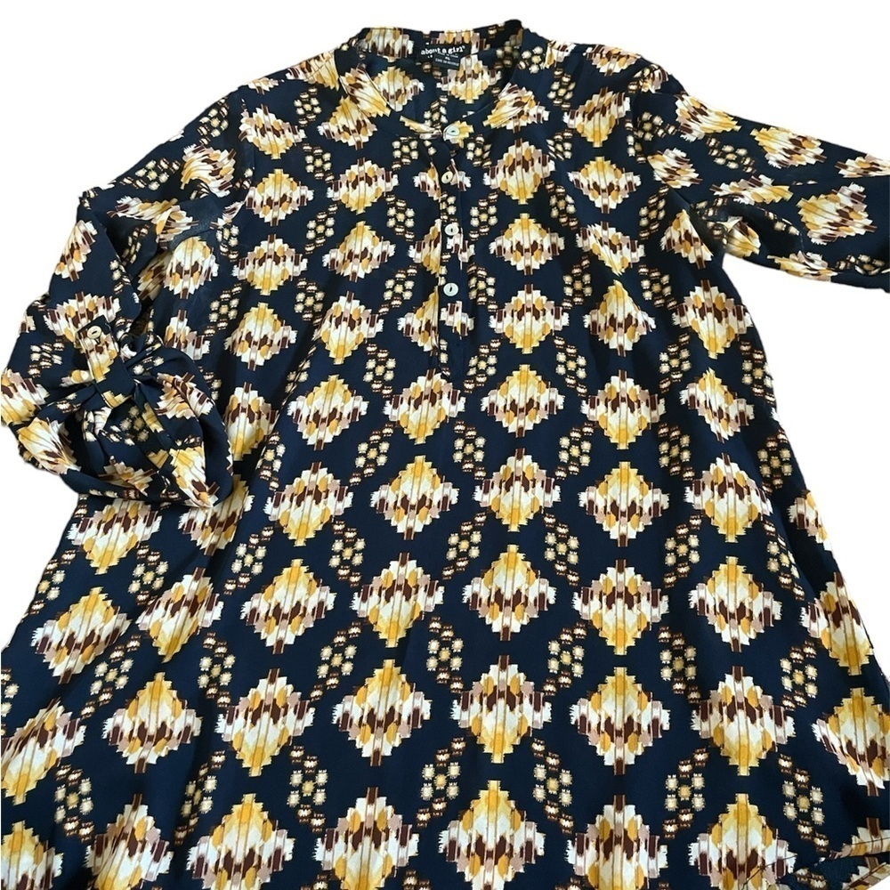 About A Girl  Top Womens Size  XL BOHO Geo Semi Sheer Roll Tab Sleeve Blouse